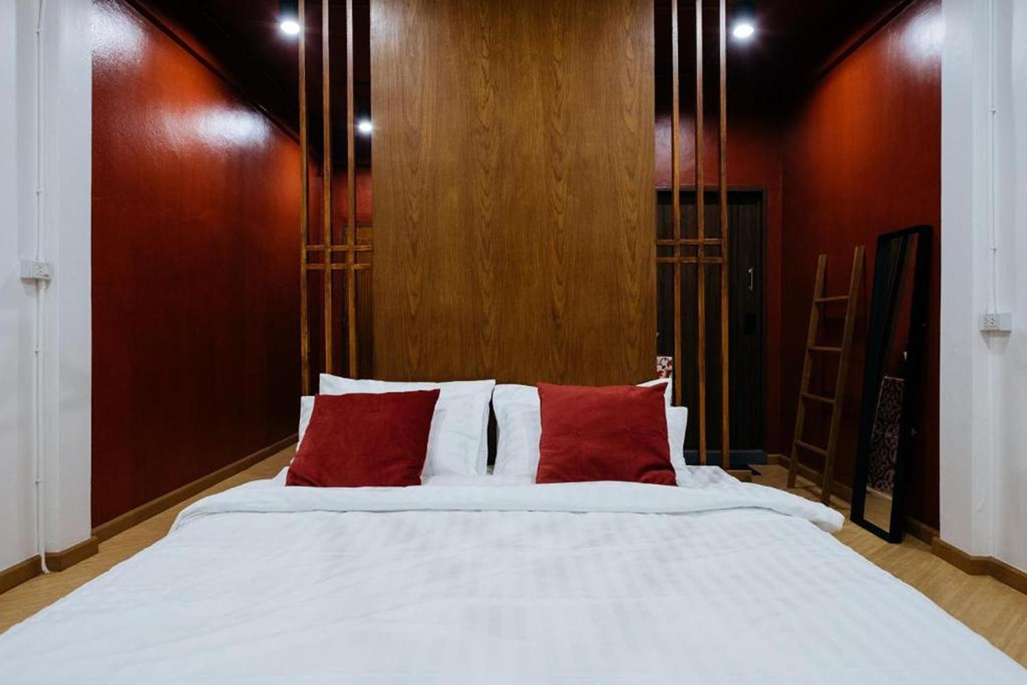 Wander Wonder 八ww Bed & Breakfast Bangkok Bagian luar foto