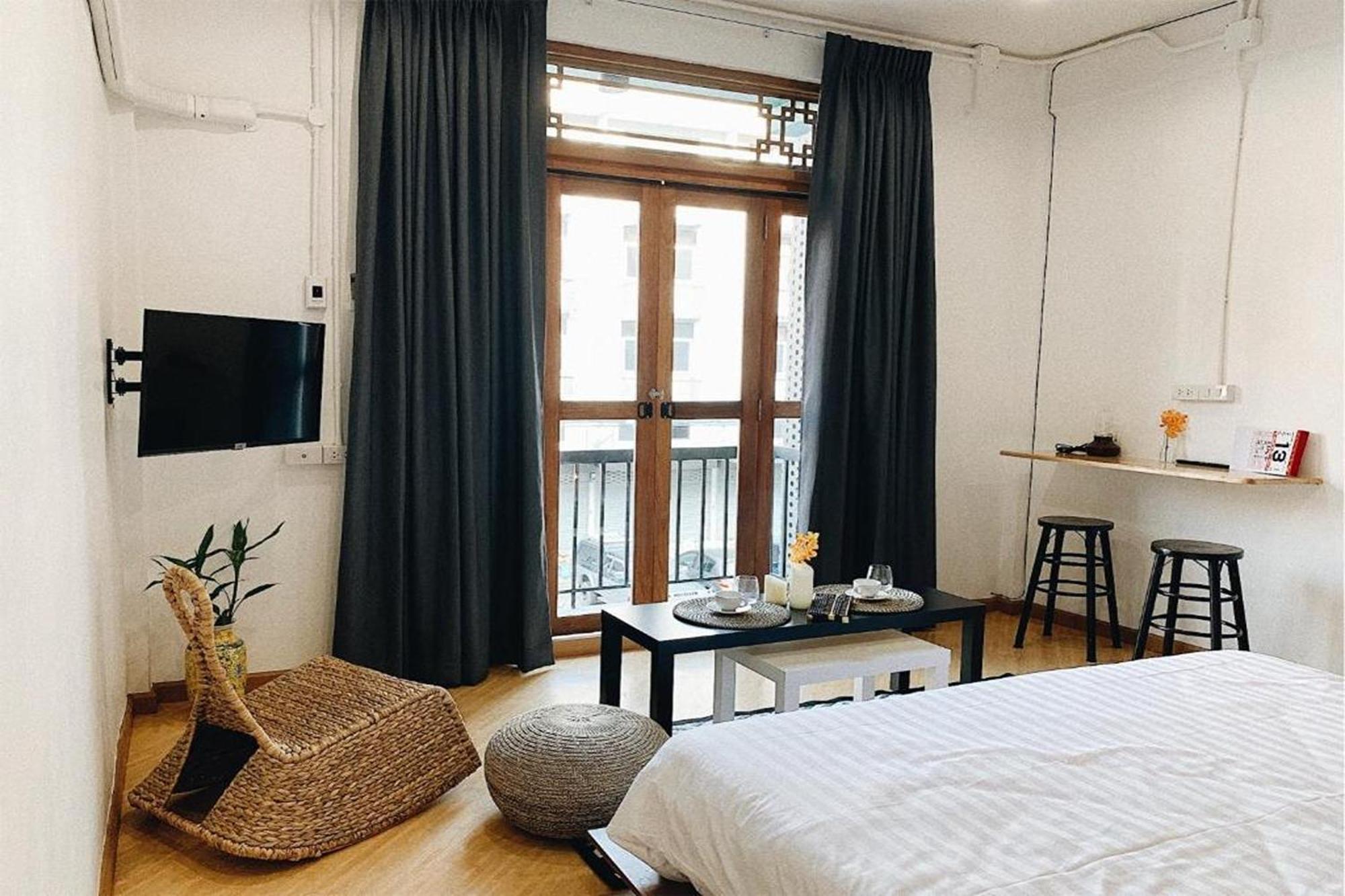 Wander Wonder 八ww Bed & Breakfast Bangkok Bagian luar foto