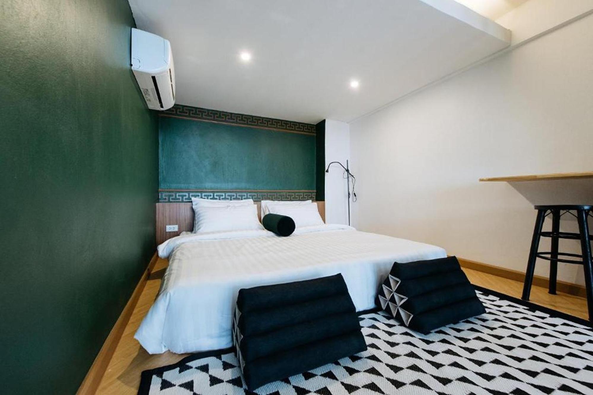 Wander Wonder 八ww Bed & Breakfast Bangkok Bagian luar foto