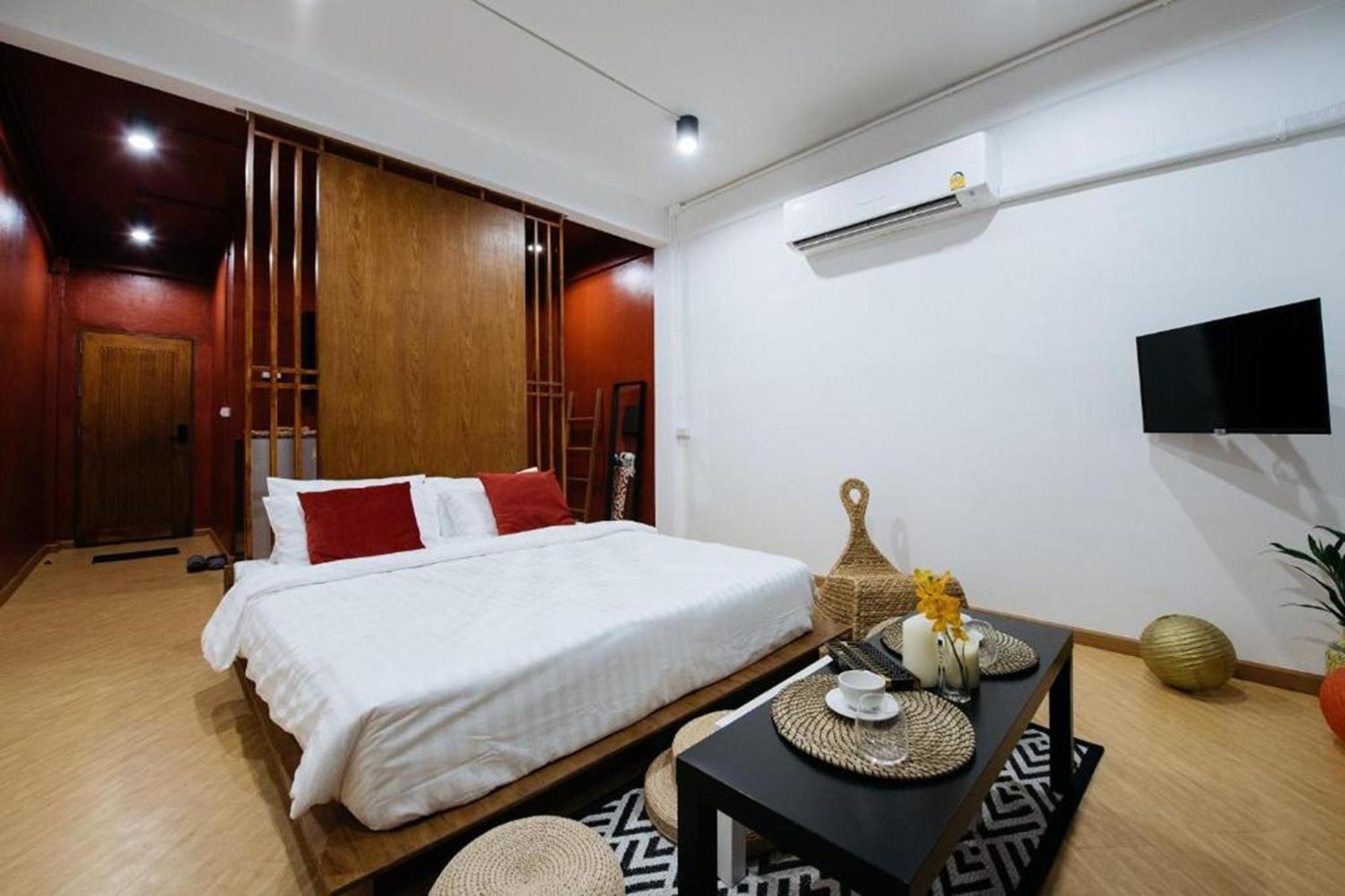 Wander Wonder 八ww Bed & Breakfast Bangkok Bagian luar foto